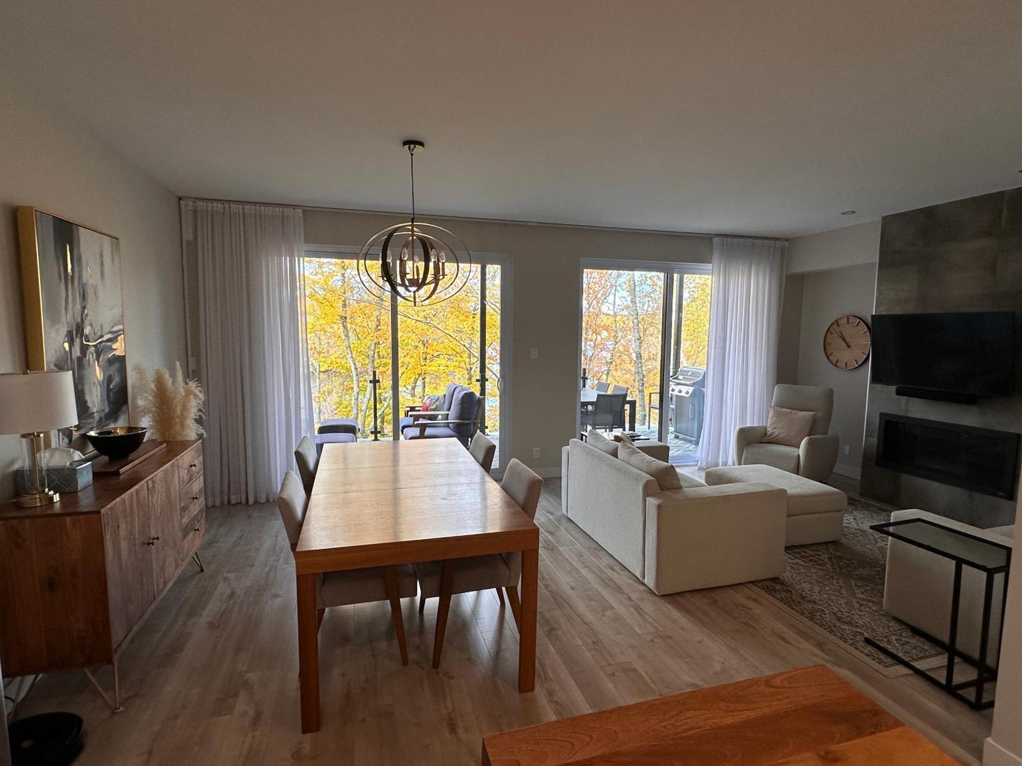 Le Riverain - Condo Neuf Au Bord De L'Eau Шауиниган Екстериор снимка
